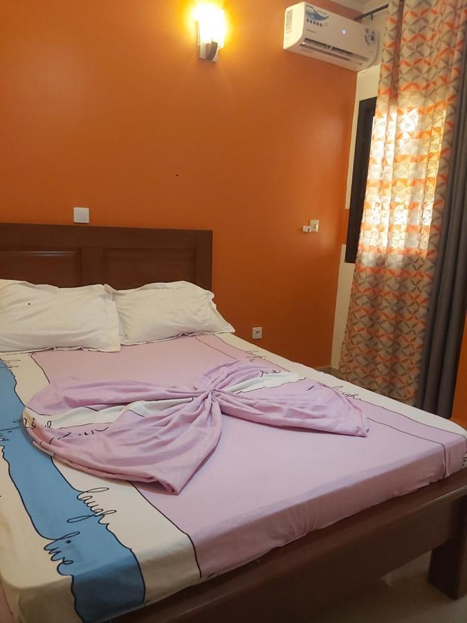 Hotel Appart B4U Yaoundé Buitenkant foto