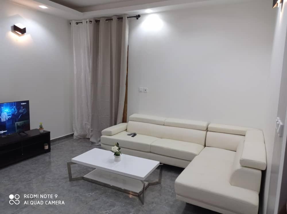Hotel Appart B4U Yaoundé Buitenkant foto