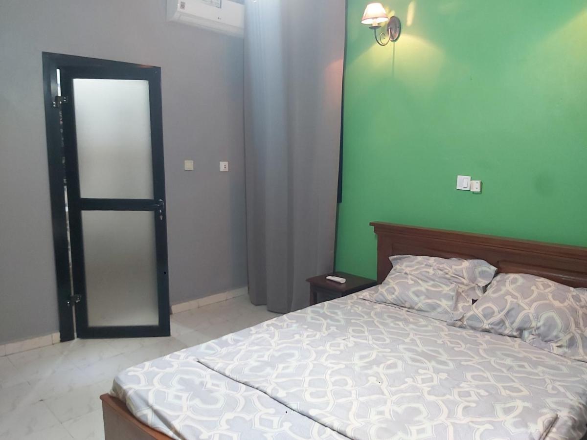 Hotel Appart B4U Yaoundé Buitenkant foto