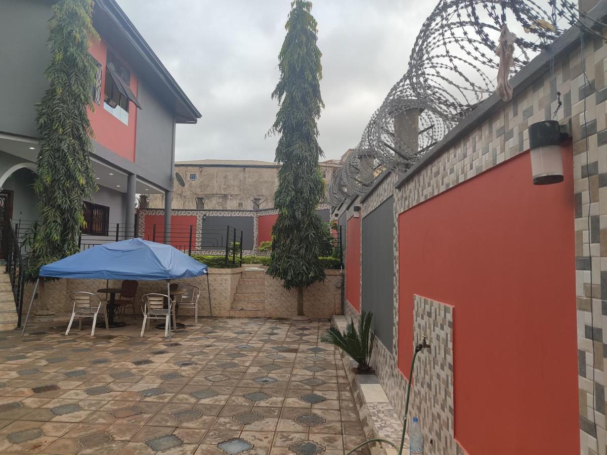 Hotel Appart B4U Yaoundé Buitenkant foto